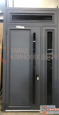 входная дверь с фрамугой, боковым остеклением и антрацитовым порошковым напылением